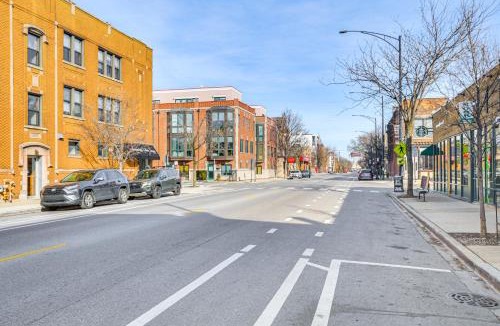Bucktown Apartment | Walk to Blue Line: Sleek Apartment in Bucktown!