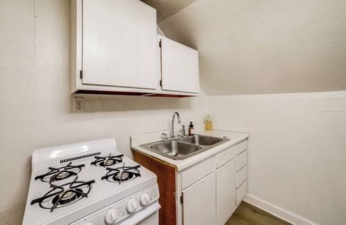 Michigan City Apartment | Walkable Apt in Dtwn Michigan City! 2 Mi to Beach