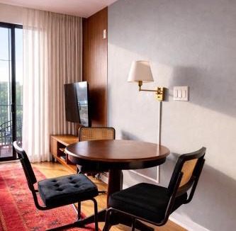 Fifth Ward Apartment | Walker's Point Designer 2BR · Prime Location with Balcony and Gym · Sleeps 6