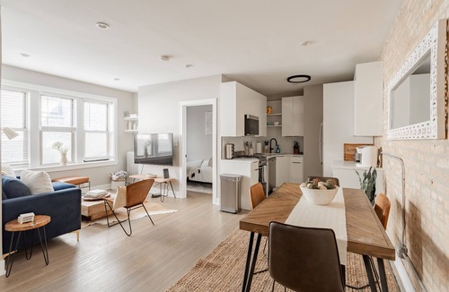 Ravenswood Apartment | Warm|Cozy|Lovely|1BR|Lincoln Sq.|