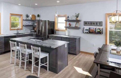 Luxemburg House | Waterfront Family Retreat on Green Bay w/kayaks