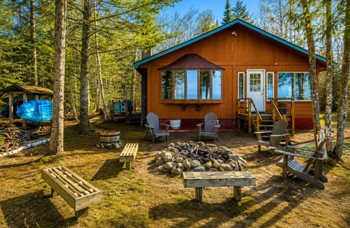 Cheboygan House | Waterfront on Lake Huron- NEW Kitchen & Bathroom