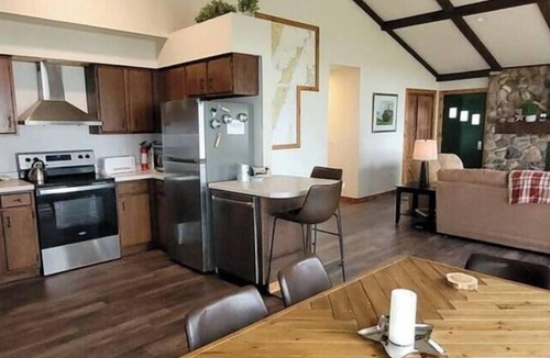 Gardner Cabin | Waterfront, Panoramic Views! White Star Point