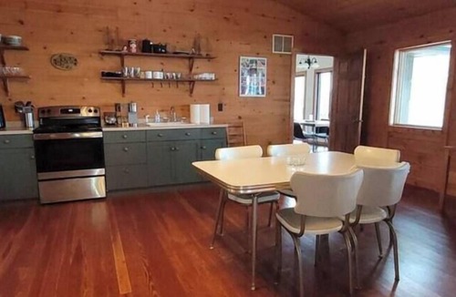 Gardner Cabin | Waterfront, Panoramic Views! White Star Point