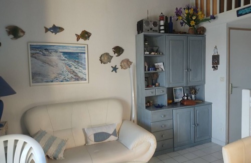 Les Ayguades Apartment | Waterfront Villa in Gruissan - A/C, Terrace, Private Parking, Ideal for 4/5 Guests