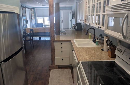 Montague Apartment | Waterfront White Lake Suite | Private Deck & King Bed
