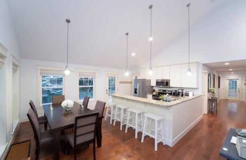 South Haven House | Webster Cottage l One Block to Beach l Cozy, Updated Home on Wooded Cul-de-Sac