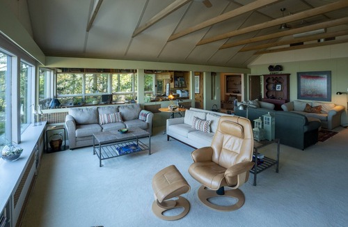 Sheboygan House | Weekly summer, fall rentals thru 10/31/23 Monthly rentals 12/1/23-5/31/ 24