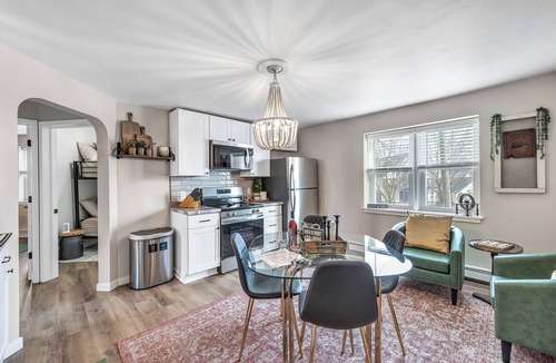 Algoma Apartment | Welcome to The Steele Magnolia! Completely renovated 2 bed/1ba which includes 1 queen and 1 twin XL bunk bed. We are located directly across the street from Von Stiehl Winery and are just a few minutes walk to Crescent Beach!