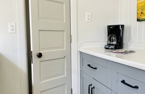 Arnolds Park Cottage | West Lake Okoboji Cub Cottage