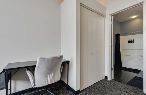 West Loop Apartment | West Loop - City Views With In & Out Parking 4