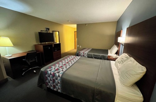 Council Bluffs Hotel | Western Inn