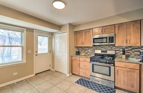 Arlington Heights House | WFH Friendly, 30+ Days Stays, Near Train Station
