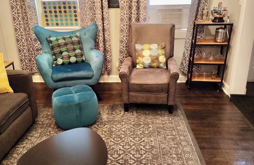 Noble Square Apartment | Wicker Park by Downtown and the Salt Shed Last Minute Special 99.00 July 28-30