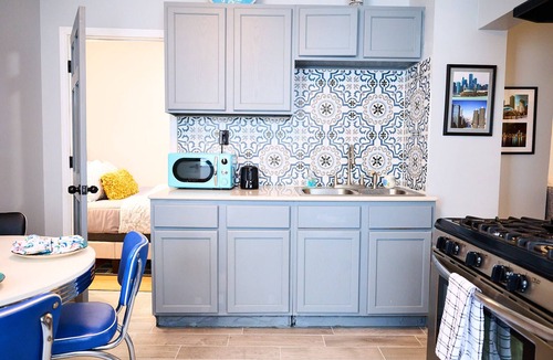 Noble Square Apartment | Wicker Park near Downtown & the Salt Shed Last Minute Special 115.00 July 20-22