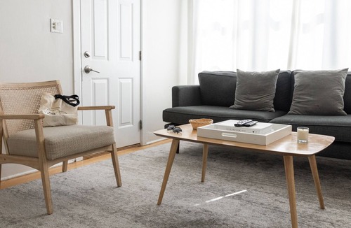 Bucktown Apartment | Wicker Shops, Eats, Bars | Outdoor Patio | Zencity