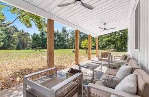Croton Township House | Wide open Country Barndominium 30 min to GR, w/Hot Tub, 7 beds 3 ba, events ok