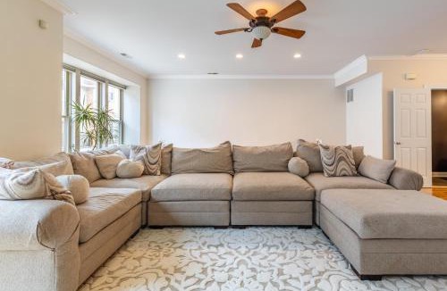 Old Irving Park House | Windy City Getaway - 3BR 2BA Chicago Townhouse home