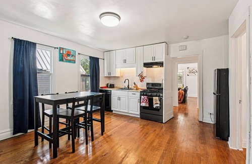 Evanston Apartment | Wonderful 3-bedroom apartment in West Village, Evanston