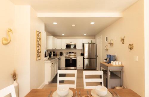 Dunlap House | Work, Rest and Gather - Spacious 3BR with Modern Charm