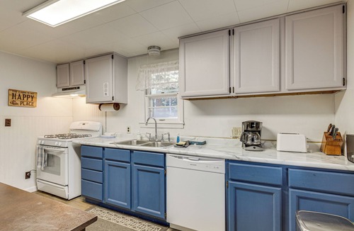 Eagle River Cabin | Year-Round Chain of Lakes Retreat! Northwoods Home