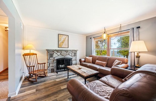 Little Sturgeon House | Yorita Manor- Lakefront Escape, Fire Pit, Pets & Scenic Views