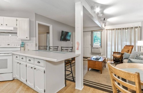 Fontana House | Your Lake Geneva Escape with Sunset Views