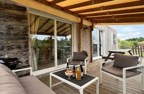 Mont-pres-Chambord House | ZEcamping 3 étoiles piscine couverte cottage TV LV BBQ 36m2