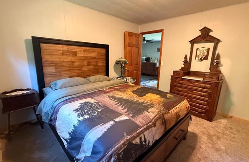 Wauksaukee House | Zen Cottage in the Woodlands