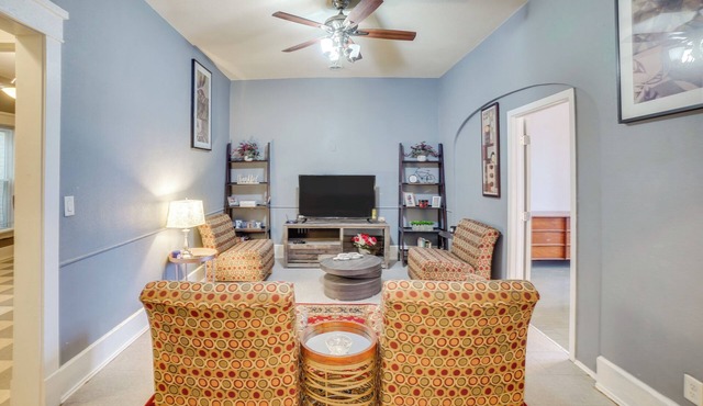 1 Mi to Lake Michigan! Urban Racine Apartment