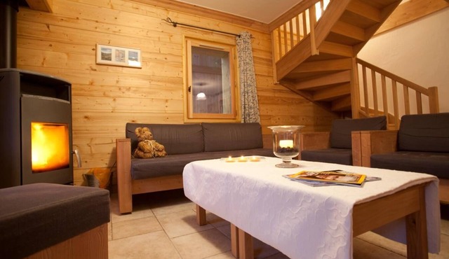 100m from shops, 1st floor, terrace, balcony, tv, ski locker, 105m², Les Menuires