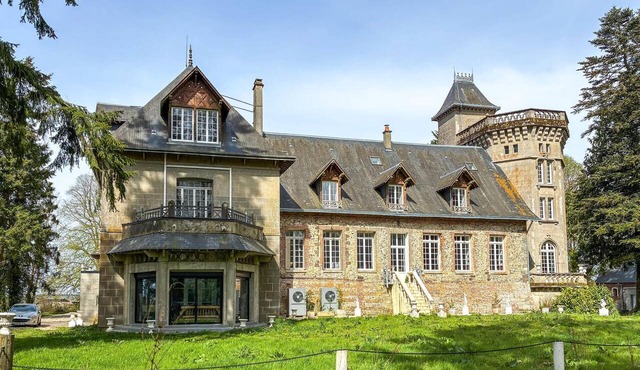 11 bedroom lovely home in Sainte-Geneviève en Br