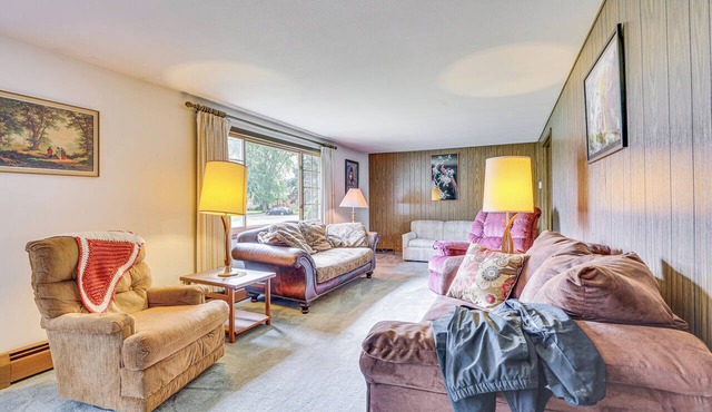 12 Mi to Castle Rock Lake: Serene New Lisbon Home!