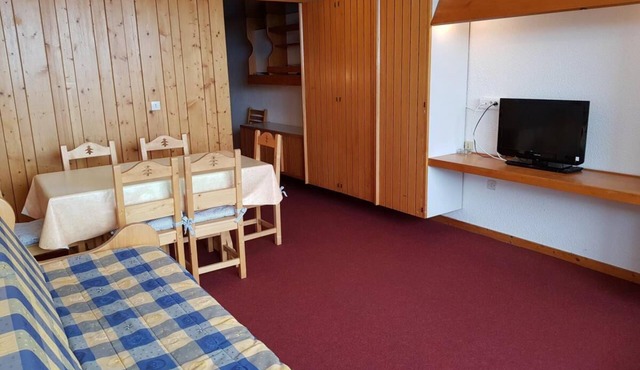 150m from resort center, 2nd floor, balcony, tv, 42m², Les Arcs