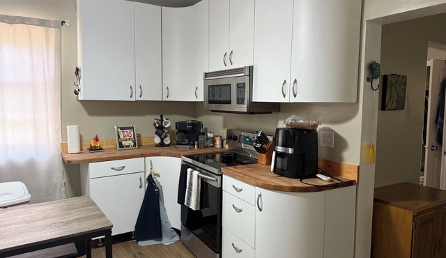 2 Bedroom 2 Bathroom - walk or shuttle to OSF