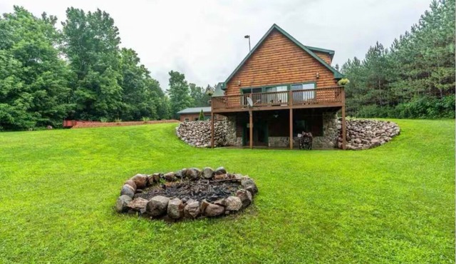 2- bedroom cozy private northwoods cabin