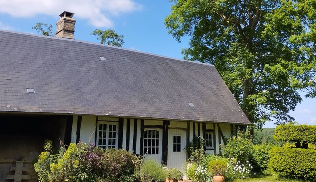 2-bedroom house typical Normandy countryside quiet near forest 105km Paris