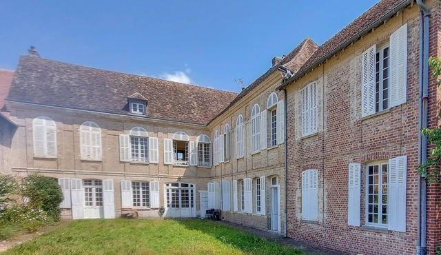 2 bedroom nice apartment in Les Andelys