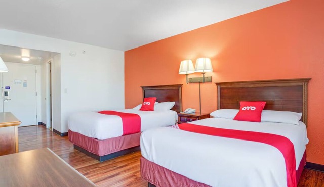 2 Inviting and Pet-Friendly Rooms Close to Muskegon’s Exciting Parks