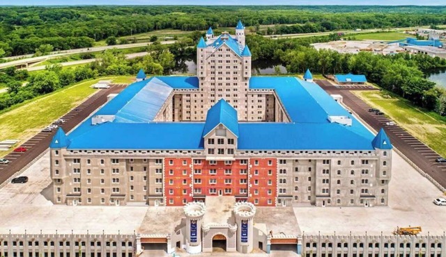 2BR Suite at The Grand Castle Gym & Free Parking
