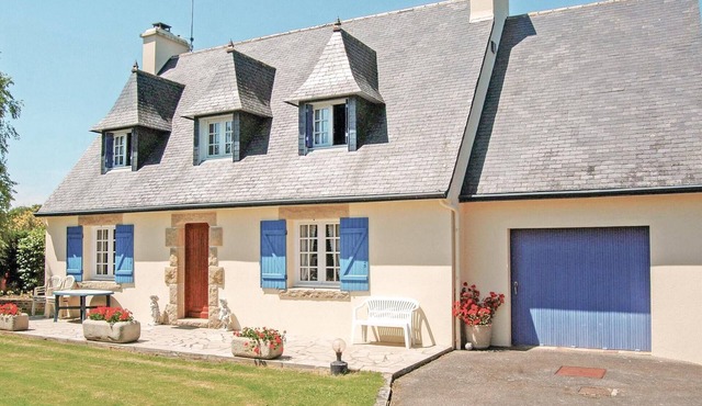 3 bedroom stunning home in Pont l'Abbé