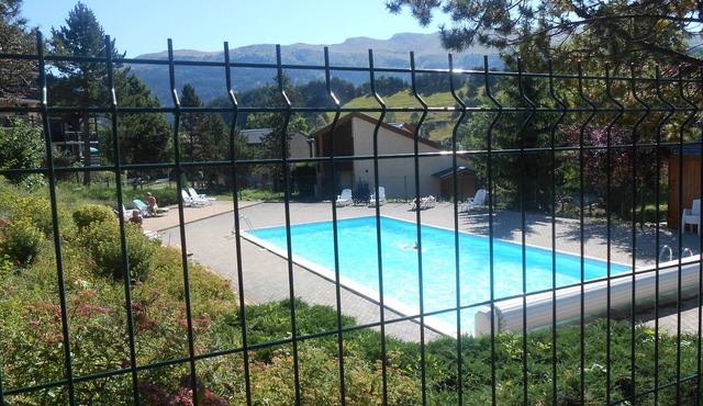 3-ROOM DUPLEX APARTMENT ON TOP FLOOR, SOUTH-FACING, WITH POOL AND TENNIS COURT
