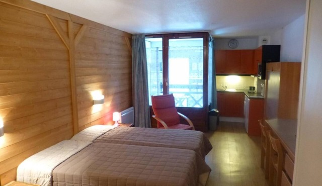 3rd floor, balcony, tv, ski locker, 28m², Brides Les Bains