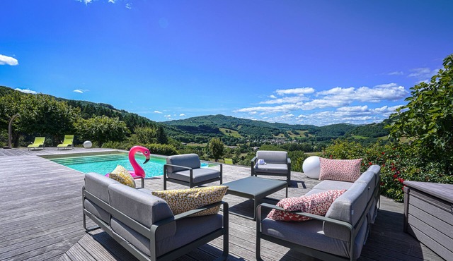 5-star villa with a pool available from August 29 to September 5