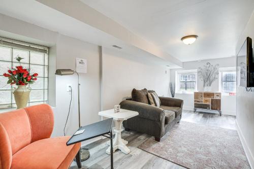 9 Mi to Downtown! Pet-Friendly Near Uni of Chicago