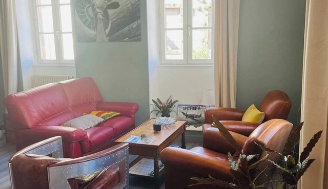 A duplex just a stone's throw from the Rohan Bridge in Landerneau—the perfect spot for a stroll
