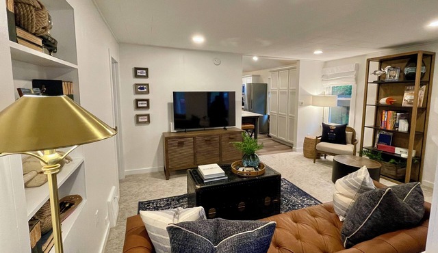 A Step Away: The Haven – Walk to Town Getaway~Dog Friendly~Fenced Yard~Fire Pit
