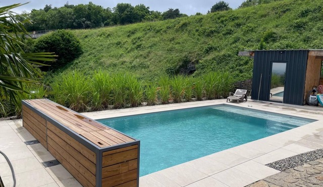 Accommodation with pool and view in Durtol