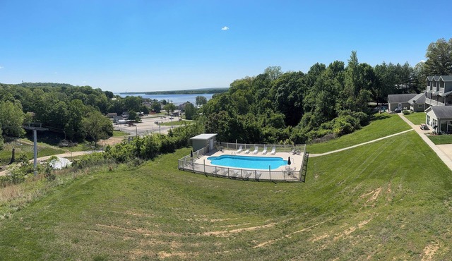 Aeries Villas 311 A Perfect Weekend Getaway! Condo With Great River Views! Pool!