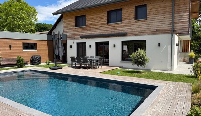 Architect-designed house with swimming pool Annecy-Geneva